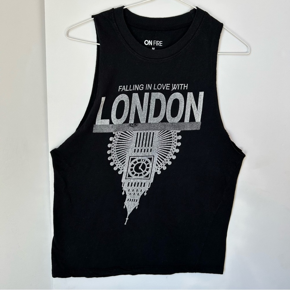 On Fire Black and White London Graphic Tank Top Size M